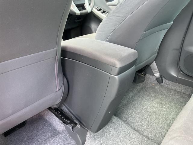 プリウス Ｓ　車検２年付　ＥＴＣ　Ｂｌｕｅｔｏｏｔｈ　記録簿　バックカメラ　ナビ　ＴＶ　アルミホイール　オートライト　ＣＶＴ　スマートキー　電動格納ミラー　盗難防止システム　ＣＤ　ＤＶＤ再生（62枚目）