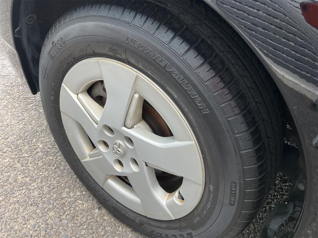 プリウス Ｓ　車検２年付　ＥＴＣ　Ｂｌｕｅｔｏｏｔｈ　記録簿　バックカメラ　ナビ　ＴＶ　アルミホイール　オートライト　ＣＶＴ　スマートキー　電動格納ミラー　盗難防止システム　ＣＤ　ＤＶＤ再生（75枚目）