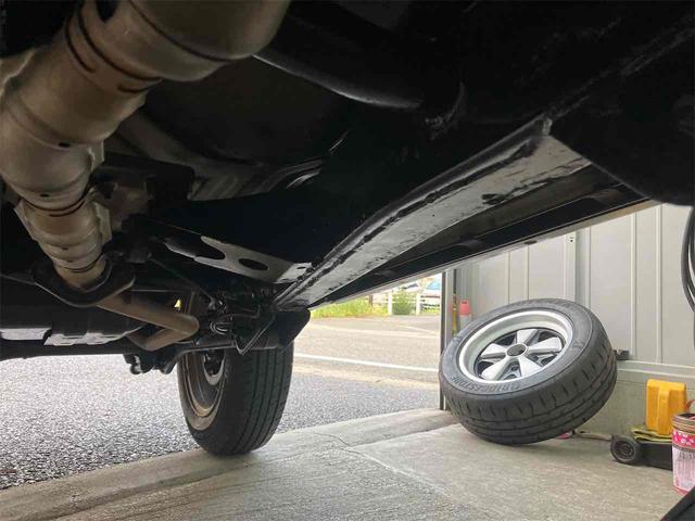 ジムニー ワイルドウインド　４ＷＤ　キーレスエントリー　ＡＴ　ＡＢＳ　ＣＤ　ＭＤ　カセット　アルミホイール　衝突安全ボディ　エアコン　パワーウィンドウ（50枚目）