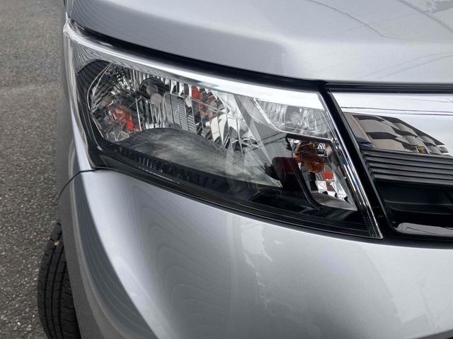 指先ひとつでドアオープン。【ワンアクション両側パワースライドドア】両手がふさがっていても、スイッチひとつでスライドドアが自動解錠＆自動オープンします。