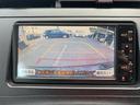 プリウス Ｓ　車検２年付　ＥＴＣ　Ｂｌｕｅｔｏｏｔｈ　記録簿　バックカメラ　ナビ　ＴＶ　アルミホイール　オートライト　ＣＶＴ　スマートキー　電動格納ミラー　盗難防止システム　ＣＤ　ＤＶＤ再生（6枚目）