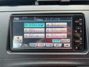 プリウス Ｓ　車検２年付　ＥＴＣ　Ｂｌｕｅｔｏｏｔｈ　記録簿　バックカメラ　ナビ　ＴＶ　アルミホイール　オートライト　ＣＶＴ　スマートキー　電動格納ミラー　盗難防止システム　ＣＤ　ＤＶＤ再生（7枚目）