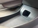 Ｓ　車検２年付　ＥＴＣ　Ｂｌｕｅｔｏｏｔｈ　記録簿　バックカメラ　ナビ　ＴＶ　アルミホイール　オートライト　ＣＶＴ　スマートキー　電動格納ミラー　盗難防止システム　ＣＤ　ＤＶＤ再生（43枚目）