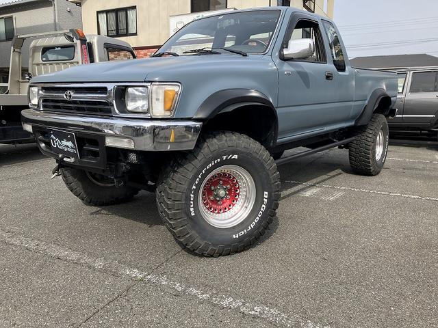 ハイラックス エクストラキャブ　Ｖ６　パートタイム４ＷＤ　サンルーフ　リフトアップ　ラグナＤフォースアルミ　ＢＦＧＯＯＤＲＩＣＨ　ウインチ　フロアーＡＴ　左ハンドル　全塗装　メッキバンパー　ピックアップ（27枚目）