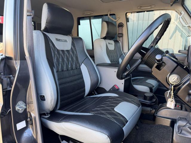 ランドクルーザー70 ZX サンルーフ サイバーナビ 全塗装 10インチアップ KINGショック 20インチFUELアルミ NITTO マッドグラップラー ARBルーフラック シートカバー VIPER FOCALスピーカー(5枚目)