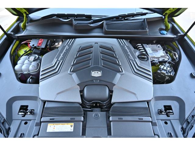 ウルス 　ペルフォルマンテ　ＯＰ９８０　ＶｅｒｄｅＳｃａｎｄａｌ　２３インチ鍛造チタンボルトＡＷ　パノラマルーフ　カーボンシャイニーインテリア　レッドインナーハンドル　ダークＰＫＧ　ブラックアクラポヴィッチ（76枚目）
