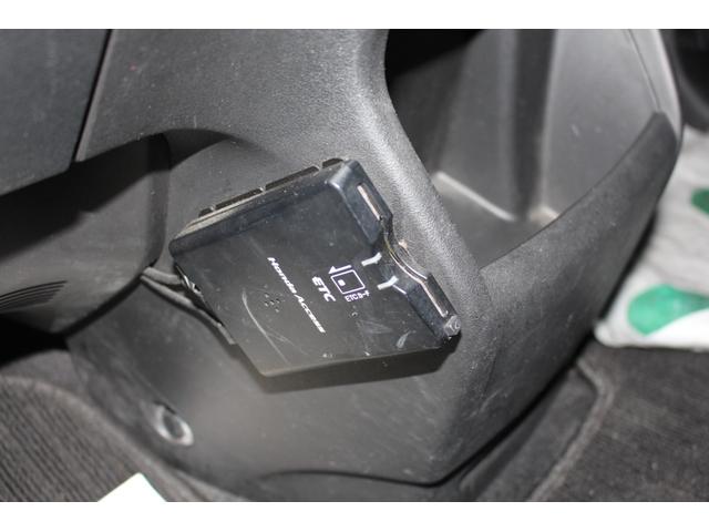 フリードスパイクハイブリッド ハイブリッド　タイミングチェーンエンジン　両側スライドドア　ＨＤＤナビ　ワンセグＴＶ　分離型ＥＴＣ　キーレス　シートリフター　横滑り防止　電動格納ミラー　ＬＥＤテールライト　オートエアコン　サイドバイザー　マット（46枚目）