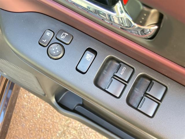 スペーシアカスタム ハイブリッドＸＳ　４ＷＤ　全周囲カメラ　両側電動スライドドア　ナビ　ＴＶ　クリアランスソナー　オートクルーズコントロール　レーンアシスト　衝突被害軽減システム　オートライト　ＬＥＤヘッドランプ　スマートキー（11枚目）