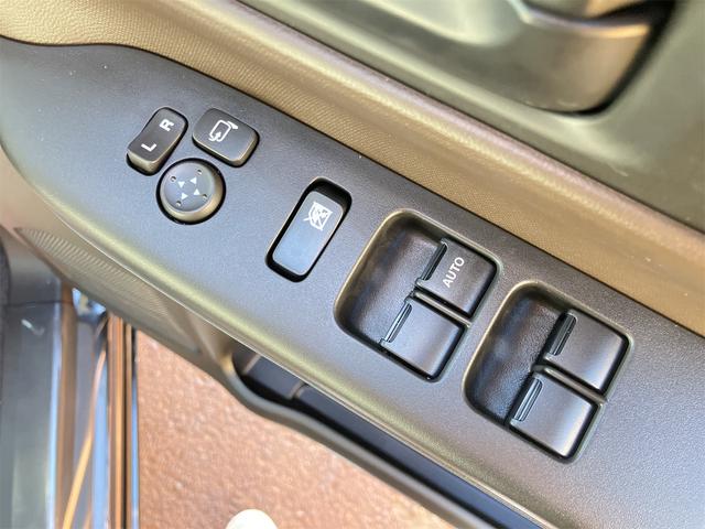 スペーシア ハイブリッドＸ　４ＷＤ　全周囲カメラ　両側電動スライドドア　ナビ　ＴＶ　クリアランスソナー　衝突被害軽減システム　オートライト　ＬＥＤヘッドランプ　スマートキー　アイドリングストップ　電動格納ミラー　シートヒーター（11枚目）