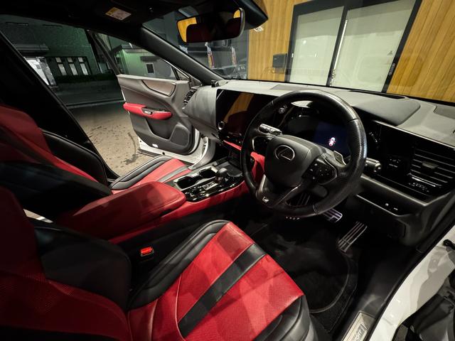 ＮＸ ＮＸ３５０ｈ　Ｆスポーツ　ＮＸ３５０ｈ　Ｆスポーツ　純正ナビ　パノラマルーフ　パノラミックビューモニター　赤黒レザーシート　パワーバックドア　衝突軽減ブレーキ　レーダークルーズコントロール　パワーシート　シートヒーター（18枚目）