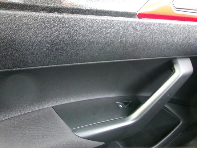 ポロＧＴＩ ベースグレード　ベースグレード（５名）　クルーズコントロール　ＢＴ　アイスト　ＬＥＤヘッド　スマートキー　バックカメラ　ＥＴＣ２．０　キーレスエントリー　オートライト　ＵＳＢ　フルオートエアコン　メモリーナビ（32枚目）