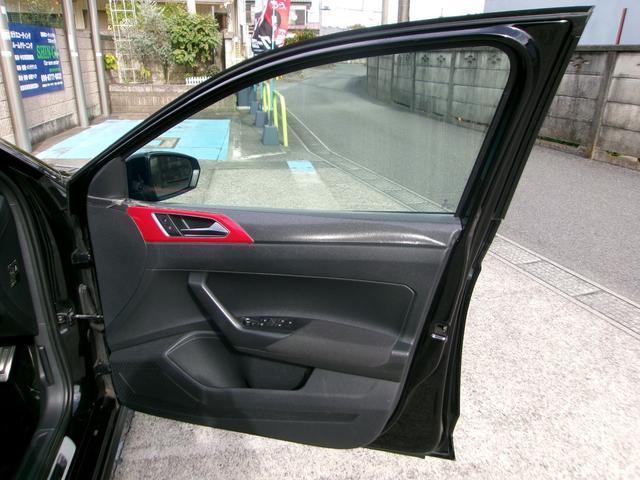 ポロＧＴＩ ベースグレード　ベースグレード（５名）　クルーズコントロール　ＢＴ　アイスト　ＬＥＤヘッド　スマートキー　バックカメラ　ＥＴＣ２．０　キーレスエントリー　オートライト　ＵＳＢ　フルオートエアコン　メモリーナビ（39枚目）