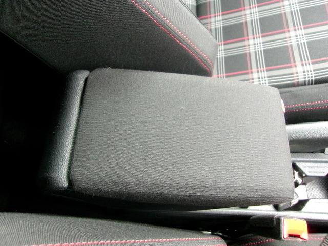 ポロＧＴＩ ベースグレード　ベースグレード（５名）　クルーズコントロール　ＢＴ　アイスト　ＬＥＤヘッド　スマートキー　バックカメラ　ＥＴＣ２．０　キーレスエントリー　オートライト　ＵＳＢ　フルオートエアコン　メモリーナビ（41枚目）