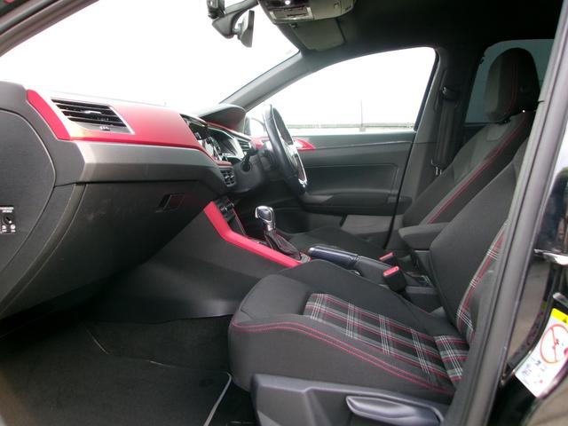 ポロＧＴＩ ベースグレード　ベースグレード（５名）　クルーズコントロール　ＢＴ　アイスト　ＬＥＤヘッド　スマートキー　バックカメラ　ＥＴＣ２．０　キーレスエントリー　オートライト　ＵＳＢ　フルオートエアコン　メモリーナビ（55枚目）