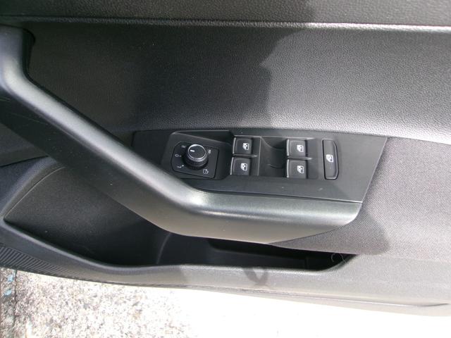 ポロＧＴＩ ベースグレード　ベースグレード（５名）　クルーズコントロール　ＢＴ　アイスト　ＬＥＤヘッド　スマートキー　バックカメラ　ＥＴＣ２．０　キーレスエントリー　オートライト　ＵＳＢ　フルオートエアコン　メモリーナビ（69枚目）