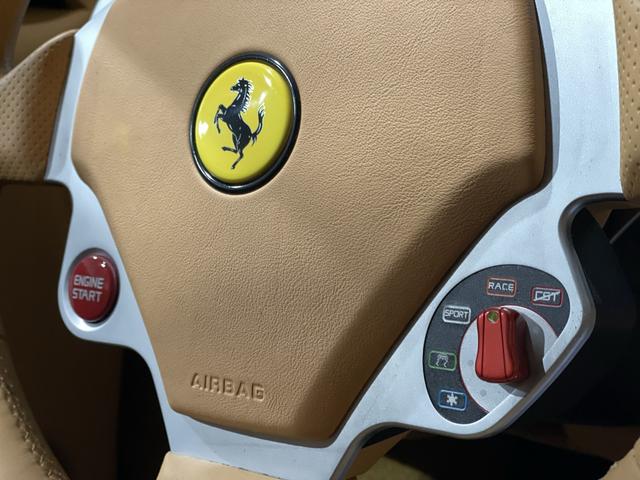 Ｆ４３０ Ｆ１　正規ディーラー車　ロッソコルサ　カーボンインテリア　チャレンジグリル　可変バルブ　電動シート　バッグモニター　ドライブレコーダー　ＧＰＳレーダー（14枚目）