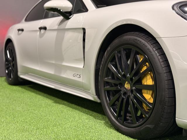 パナメーラ ＧＴＳ　ＴＶチューナー　アルカンターラ　黒革シート　サンルーフ　前後シートヒーター　ドライブレコーダー　ＧＰＳレーダー（29枚目）