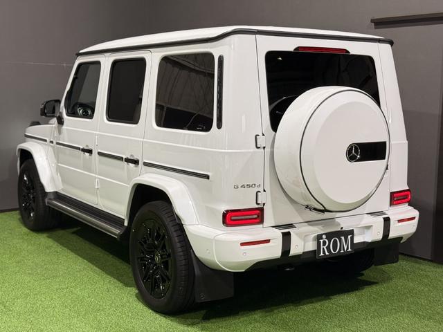 Ｇクラス Ｇ４５０ｄ　ＡＭＧラインパッケージ　ｍａｎｕｆａｃｔｕｒｅ　ｐｒｏｇｒａｍプラス　ナイトＰＫＧ　ボディ同色スペアＴ　レザーＥＸ　サンルーフ　チタニウムグレー本革　ベンチレーター　シートヒーター　全周囲カメラ　ブルメスターＳＳ（8枚目）