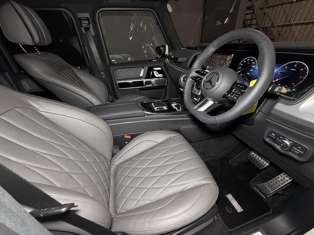 Ｇクラス Ｇ４５０ｄ　ＡＭＧラインパッケージ　ｍａｎｕｆａｃｔｕｒｅ　ｐｒｏｇｒａｍプラス　ナイトＰＫＧ　ボディ同色スペアＴ　レザーＥＸ　サンルーフ　チタニウムグレー本革　ベンチレーター　シートヒーター　全周囲カメラ　ブルメスターＳＳ（12枚目）