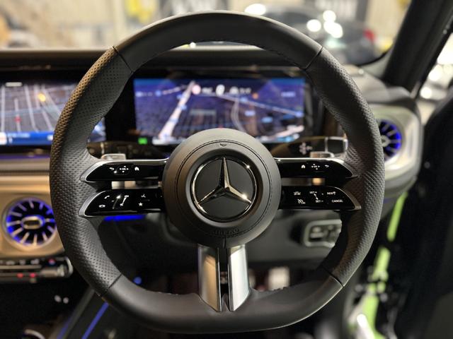 Ｇクラス Ｇ４５０ｄ　ＡＭＧラインパッケージ　ｍａｎｕｆａｃｔｕｒｅ　ｐｒｏｇｒａｍプラス　ナイトＰＫＧ　ボディ同色スペアＴ　レザーＥＸ　サンルーフ　チタニウムグレー本革　ベンチレーター　シートヒーター　全周囲カメラ　ブルメスターＳＳ（16枚目）