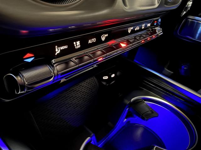 Ｇクラス Ｇ４５０ｄ　ＡＭＧラインパッケージ　ｍａｎｕｆａｃｔｕｒｅ　ｐｒｏｇｒａｍプラス　ナイトＰＫＧ　ボディ同色スペアＴ　レザーＥＸ　サンルーフ　チタニウムグレー本革　ベンチレーター　シートヒーター　全周囲カメラ　ブルメスターＳＳ（28枚目）