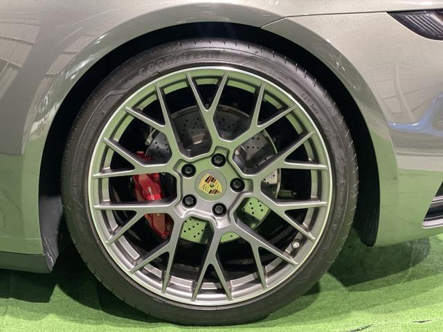 ９１１ ９１１カレラＳ　Ｐフィルム　Ｆリフトアップ　ベージュ革　スポクロ　マットカーボンインテリＰＫＧ　ＰＳスパイダーデザインＷ　ＰＡＳＭスポーツサス　Ｐエントリードライブ　４ｗａｙスポーツプラアス　ヒーター付ステアリング（32枚目）