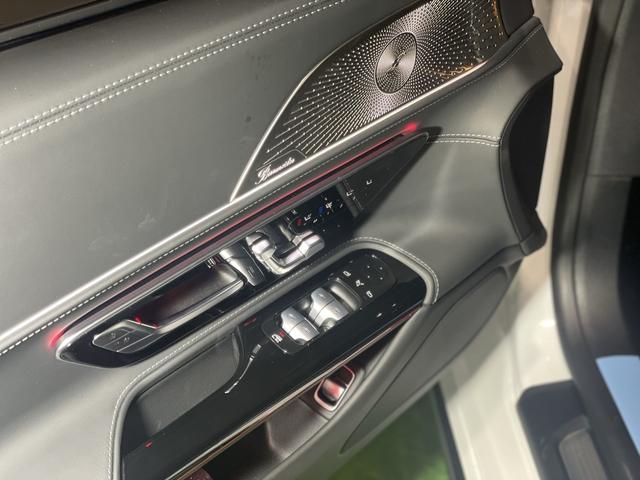 SL SL43 黒本革 レーダーセーフティ ヘッドアップディスプレイ メモリ付き電動シート シートヒーター ベンチレーター ブルメスターSS アンビエントライト 全周囲カメラ リラクゼーション機能 置き型充電(33枚目)