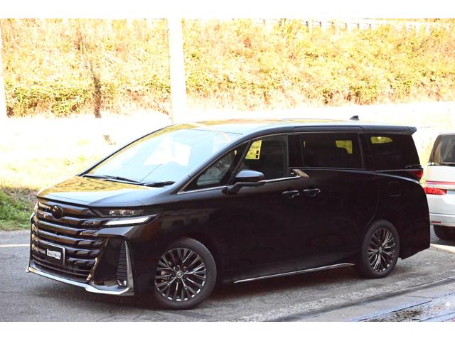 ヴェルファイアハイブリッド Ｚ　プレミア　登録済未使用車　ユニバ－サルステップ　両側電動スライド　全方位カメラ　本革シート　禁煙　シートヒーター／エアコン　ハンドルヒーター　電動リアゲート　ＬＥＤ　ナビ　フルセグＴＶ　ＥＴＣ（7枚目）