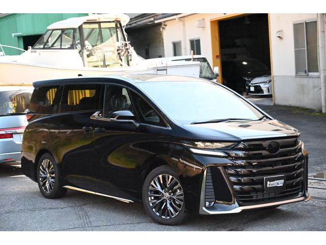 ヴェルファイアハイブリッド Ｚ　プレミア　登録済未使用車　ユニバ－サルステップ　両側電動スライド　全方位カメラ　本革シート　禁煙　シートヒーター／エアコン　ハンドルヒーター　電動リアゲート　ＬＥＤ　ナビ　フルセグＴＶ　ＥＴＣ（8枚目）