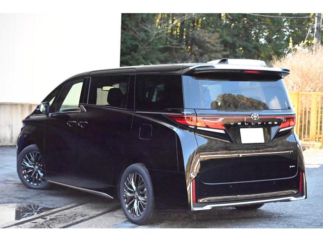 ヴェルファイアハイブリッド Ｚ　プレミア　登録済未使用車　ユニバ－サルステップ　両側電動スライド　全方位カメラ　本革シート　禁煙　シートヒーター／エアコン　ハンドルヒーター　電動リアゲート　ＬＥＤ　ナビ　フルセグＴＶ　ＥＴＣ（9枚目）