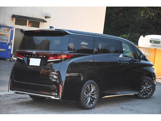 ヴェルファイアハイブリッド Ｚ　プレミア　登録済未使用車　ユニバ－サルステップ　両側電動スライド　全方位カメラ　本革シート　禁煙　シートヒーター／エアコン　ハンドルヒーター　電動リアゲート　ＬＥＤ　ナビ　フルセグＴＶ　ＥＴＣ（10枚目）