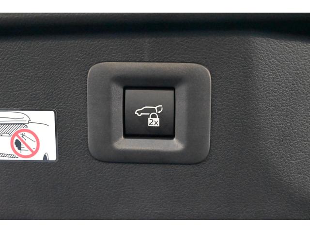 ヴェルファイアハイブリッド Ｚ　プレミア　登録済未使用車　ユニバ－サルステップ　両側電動スライド　全方位カメラ　本革シート　禁煙　シートヒーター／エアコン　ハンドルヒーター　電動リアゲート　ＬＥＤ　ナビ　フルセグＴＶ　ＥＴＣ（33枚目）