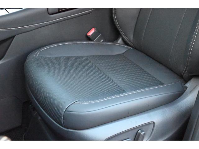 ヴェルファイアハイブリッド Ｚ　プレミア　登録済未使用車　ユニバ－サルステップ　両側電動スライド　全方位カメラ　本革シート　禁煙　シートヒーター／エアコン　ハンドルヒーター　電動リアゲート　ＬＥＤ　ナビ　フルセグＴＶ　ＥＴＣ（44枚目）