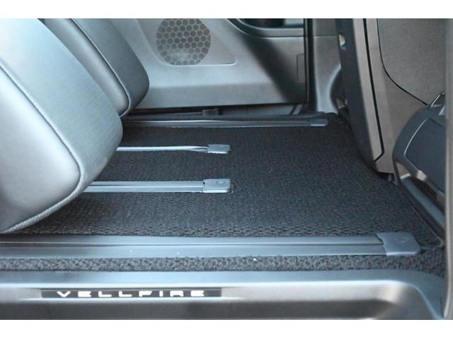 ヴェルファイアハイブリッド Ｚ　プレミア　登録済未使用車　ユニバ－サルステップ　両側電動スライド　全方位カメラ　本革シート　禁煙　シートヒーター／エアコン　ハンドルヒーター　電動リアゲート　ＬＥＤ　ナビ　フルセグＴＶ　ＥＴＣ（53枚目）