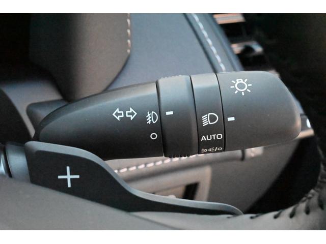 ヴェルファイアハイブリッド Ｚ　プレミア　登録済未使用車　ユニバ－サルステップ　両側電動スライド　全方位カメラ　本革シート　禁煙　シートヒーター／エアコン　ハンドルヒーター　電動リアゲート　ＬＥＤ　ナビ　フルセグＴＶ　ＥＴＣ（73枚目）