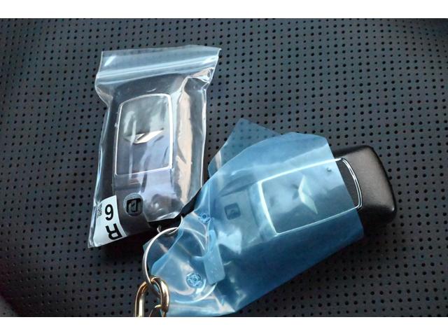 ヴェルファイアハイブリッド Ｚ　プレミア　登録済未使用車　ユニバ－サルステップ　両側電動スライド　全方位カメラ　本革シート　禁煙　シートヒーター／エアコン　ハンドルヒーター　電動リアゲート　ＬＥＤ　ナビ　フルセグＴＶ　ＥＴＣ（75枚目）