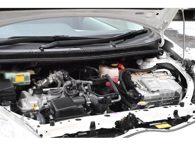 アクア Ｓ　ＨＶバッテリ－１年保証　ナビ　フルセグＴＶ　バックカメラ　社外ＡＷ　記録簿　Ｂｌｕｅｔｏｏｔｈ接続　スマートキー　ＣＤ　ＤＶＤ　横滑り防止装置　パワーウィンドウ　運転席／助手席エアバック　ＡＢＳ（20枚目）