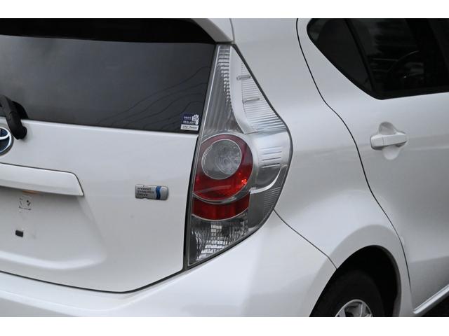 アクア Ｓ　ＨＶバッテリ－１年保証　ナビ　フルセグＴＶ　バックカメラ　社外ＡＷ　記録簿　Ｂｌｕｅｔｏｏｔｈ接続　スマートキー　ＣＤ　ＤＶＤ　横滑り防止装置　パワーウィンドウ　運転席／助手席エアバック　ＡＢＳ（30枚目）