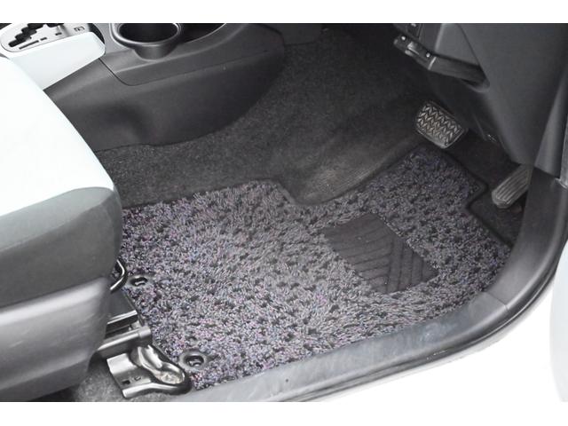 アクア Ｓ　ＨＶバッテリ－１年保証　ナビ　フルセグＴＶ　バックカメラ　社外ＡＷ　記録簿　Ｂｌｕｅｔｏｏｔｈ接続　スマートキー　ＣＤ　ＤＶＤ　横滑り防止装置　パワーウィンドウ　運転席／助手席エアバック　ＡＢＳ（47枚目）