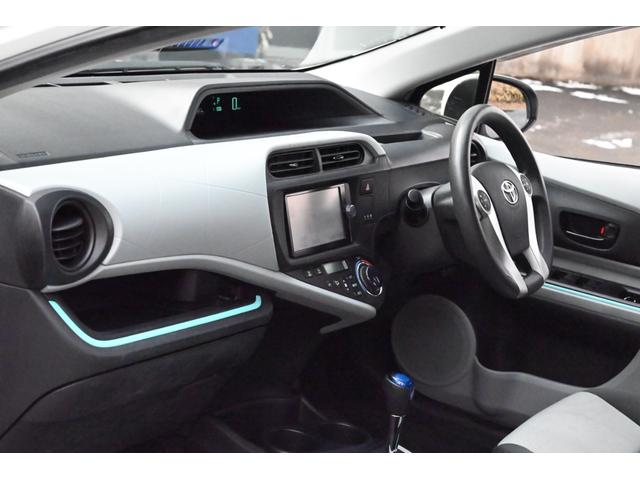 アクア Ｓ　ＨＶバッテリ－１年保証　ナビ　フルセグＴＶ　バックカメラ　社外ＡＷ　記録簿　Ｂｌｕｅｔｏｏｔｈ接続　スマートキー　ＣＤ　ＤＶＤ　横滑り防止装置　パワーウィンドウ　運転席／助手席エアバック　ＡＢＳ（48枚目）