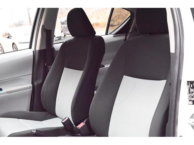 アクア Ｓ　ＨＶバッテリ－１年保証　ナビ　フルセグＴＶ　バックカメラ　社外ＡＷ　記録簿　Ｂｌｕｅｔｏｏｔｈ接続　スマートキー　ＣＤ　ＤＶＤ　横滑り防止装置　パワーウィンドウ　運転席／助手席エアバック　ＡＢＳ（50枚目）