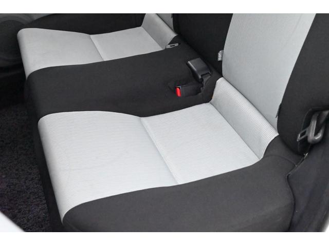 アクア Ｓ　ＨＶバッテリ－１年保証　ナビ　フルセグＴＶ　バックカメラ　社外ＡＷ　記録簿　Ｂｌｕｅｔｏｏｔｈ接続　スマートキー　ＣＤ　ＤＶＤ　横滑り防止装置　パワーウィンドウ　運転席／助手席エアバック　ＡＢＳ（54枚目）