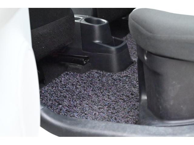 アクア Ｓ　ＨＶバッテリ－１年保証　ナビ　フルセグＴＶ　バックカメラ　社外ＡＷ　記録簿　Ｂｌｕｅｔｏｏｔｈ接続　スマートキー　ＣＤ　ＤＶＤ　横滑り防止装置　パワーウィンドウ　運転席／助手席エアバック　ＡＢＳ（55枚目）