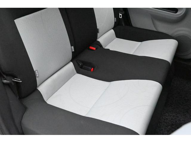 アクア Ｓ　ＨＶバッテリ－１年保証　ナビ　フルセグＴＶ　バックカメラ　社外ＡＷ　記録簿　Ｂｌｕｅｔｏｏｔｈ接続　スマートキー　ＣＤ　ＤＶＤ　横滑り防止装置　パワーウィンドウ　運転席／助手席エアバック　ＡＢＳ（57枚目）