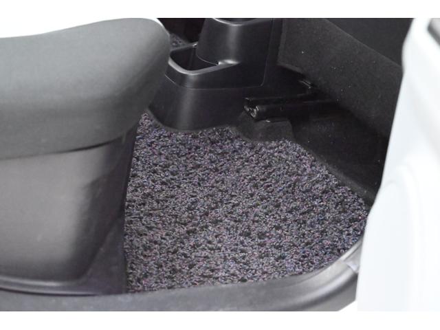 アクア Ｓ　ＨＶバッテリ－１年保証　ナビ　フルセグＴＶ　バックカメラ　社外ＡＷ　記録簿　Ｂｌｕｅｔｏｏｔｈ接続　スマートキー　ＣＤ　ＤＶＤ　横滑り防止装置　パワーウィンドウ　運転席／助手席エアバック　ＡＢＳ（58枚目）