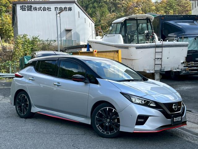 リーフ ニスモ　全方位カメラ　デジタルインナーミラー　ナビ　ＴＶ　ＥＴＣ　シートヒーター　衝突軽減ブレーキ　スマートキー　レーンキープアシスト　スマートキー　クルコン　ＬＥＤヘッドライト（9枚目）