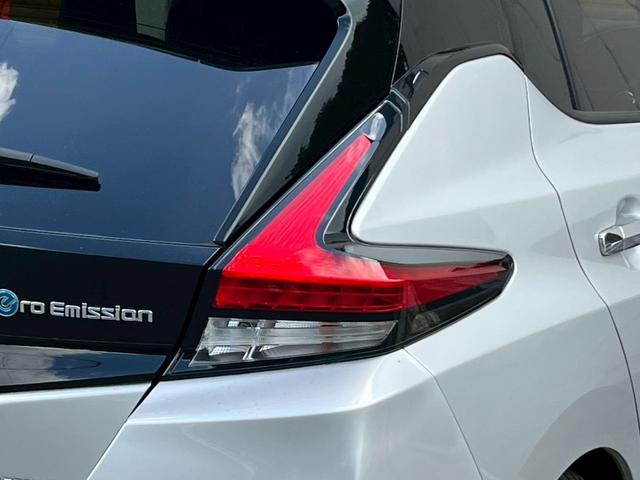 リーフ ニスモ　全方位カメラ　デジタルインナーミラー　ナビ　ＴＶ　ＥＴＣ　シートヒーター　衝突軽減ブレーキ　スマートキー　レーンキープアシスト　スマートキー　クルコン　ＬＥＤヘッドライト（28枚目）