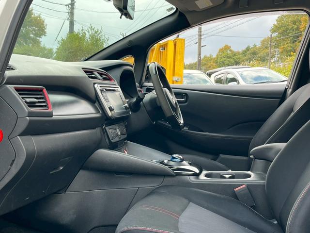 リーフ ニスモ　全方位カメラ　デジタルインナーミラー　ナビ　ＴＶ　ＥＴＣ　シートヒーター　衝突軽減ブレーキ　スマートキー　レーンキープアシスト　スマートキー　クルコン　ＬＥＤヘッドライト（46枚目）