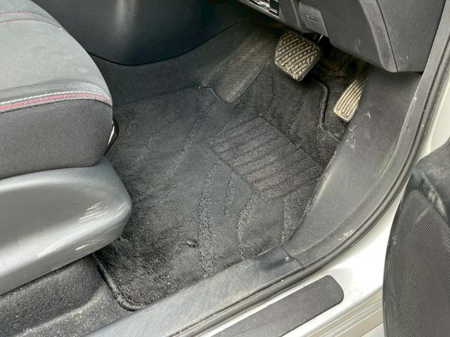 リーフ ニスモ　全方位カメラ　デジタルインナーミラー　ナビ　ＴＶ　ＥＴＣ　シートヒーター　衝突軽減ブレーキ　スマートキー　レーンキープアシスト　スマートキー　クルコン　ＬＥＤヘッドライト（47枚目）