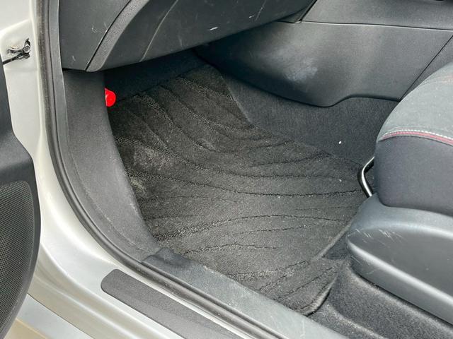 リーフ ニスモ　全方位カメラ　デジタルインナーミラー　ナビ　ＴＶ　ＥＴＣ　シートヒーター　衝突軽減ブレーキ　スマートキー　レーンキープアシスト　スマートキー　クルコン　ＬＥＤヘッドライト（48枚目）